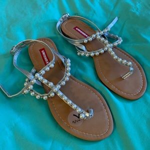 Pearl sandals